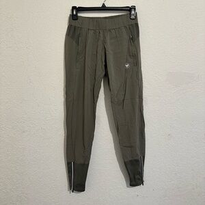 Alpha Forward Women’s Olive Green Joggers Like New